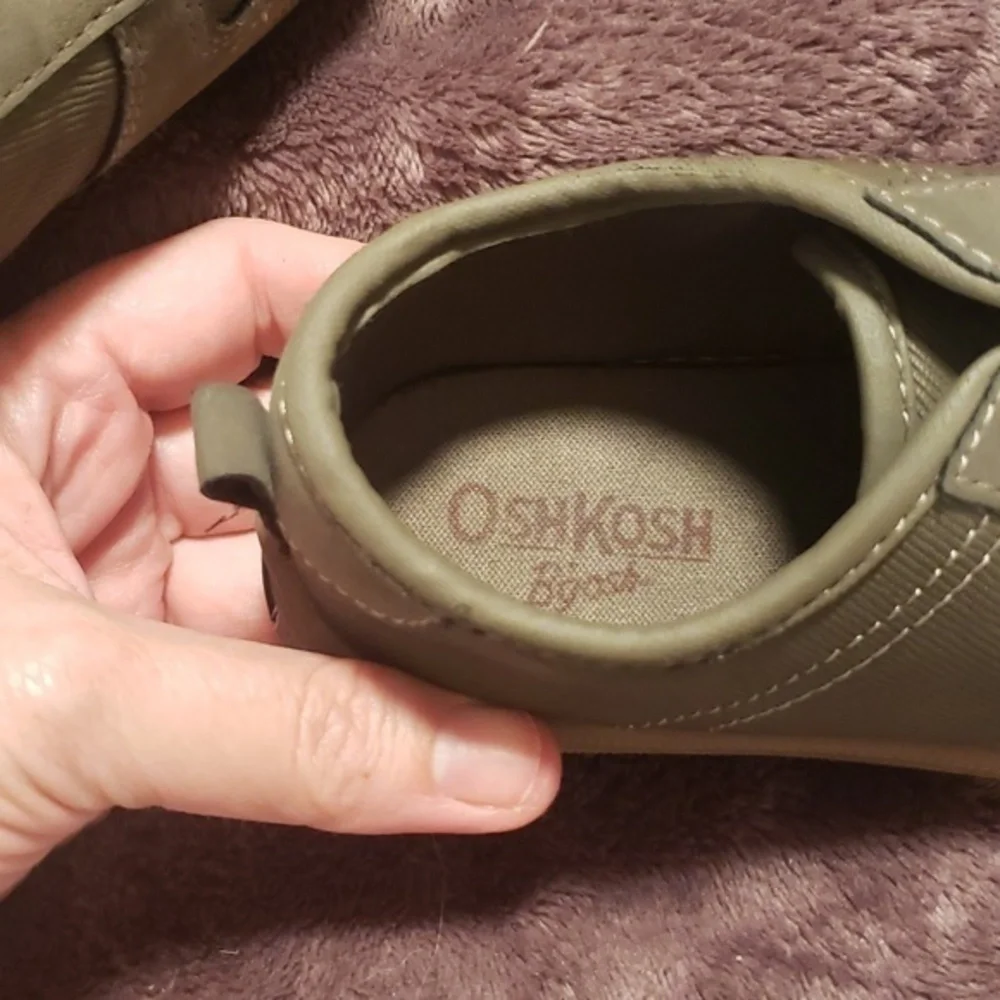 Boys OshKosh‎ shoes